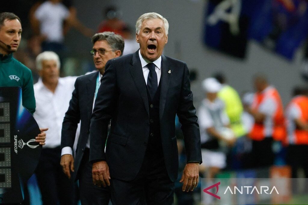 Ancelotti tegaskan tak ada konflik apapun usai tersisih dari UCL