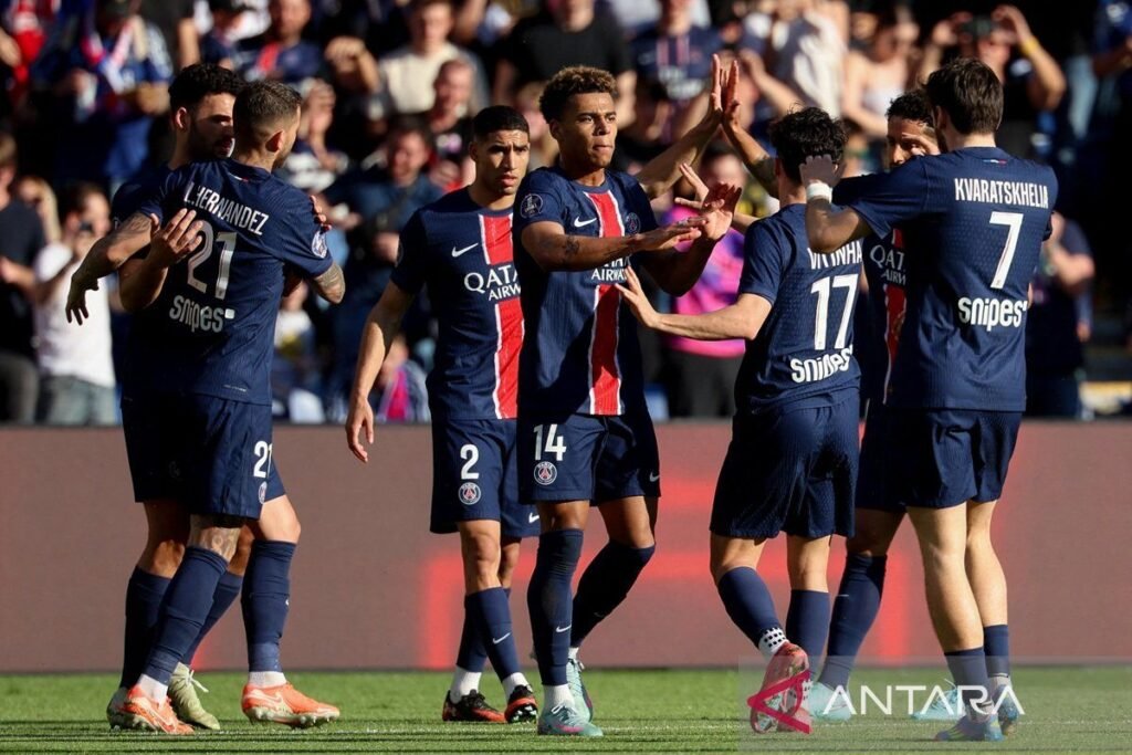 Enrique minta PSG pada di puncak performa demi meraih kemenangan laga