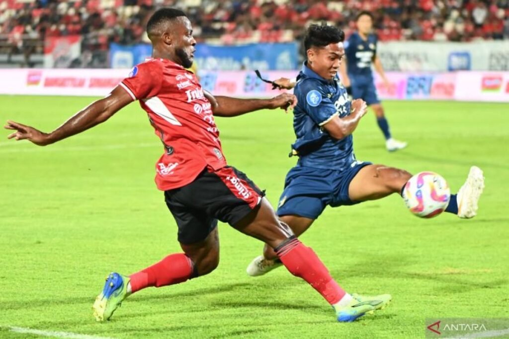 Bali United lepas Privat Mbarga