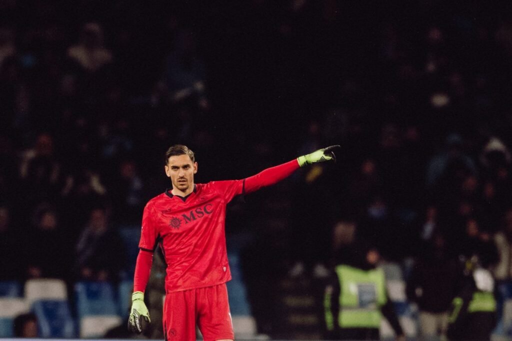 squad tim Napoli resmi perpanjang kontrak Alex Meret hingga 2027