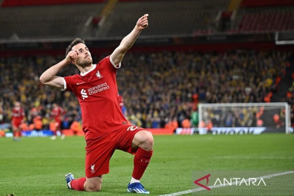 Lirik chant Diogo Jota yang tersebut menyebar dalam area tribun Liverpool