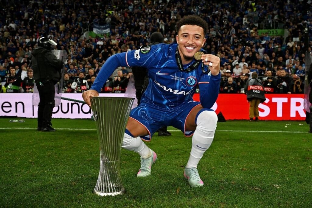 Juventus juga Manchester United siap berunding mengenai kegiatan Sancho