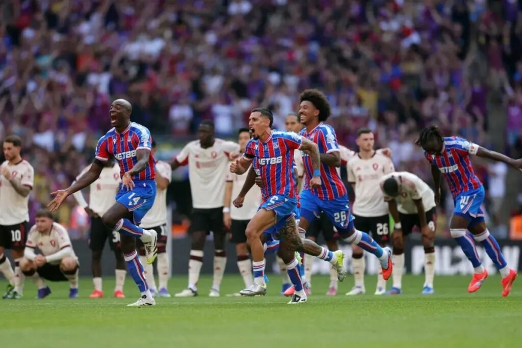 Meraih kemenangan adu penalti lawan Liverpool, Palace juara Community Shield