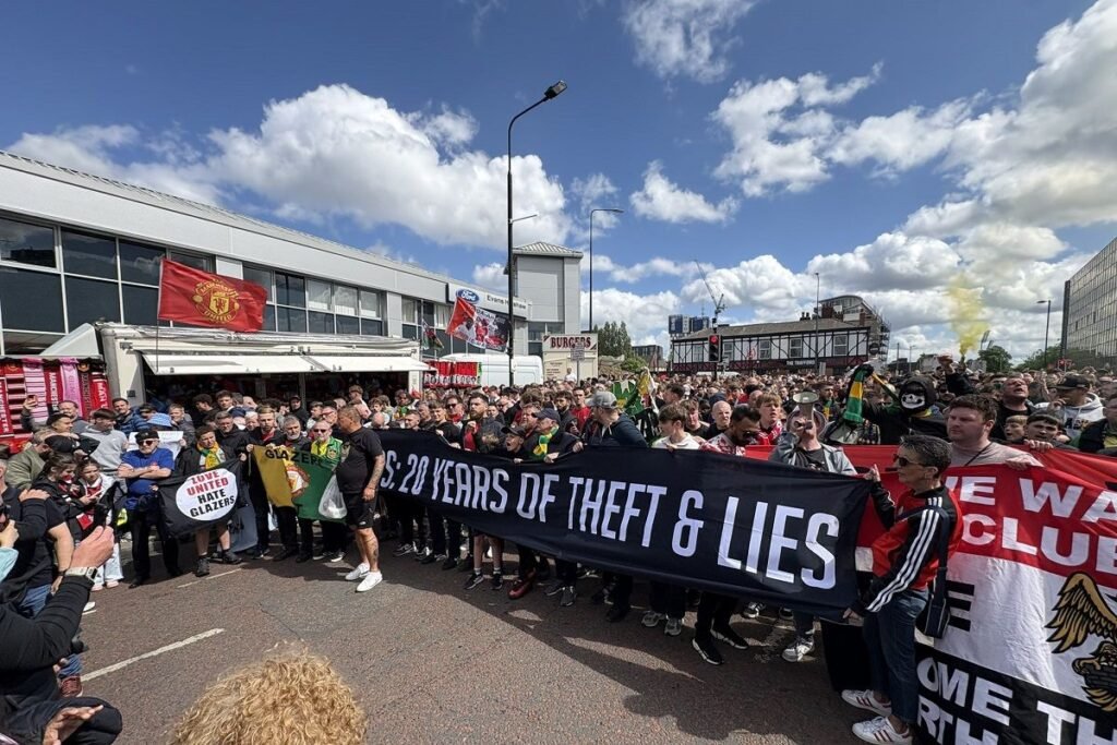 Suporter Manchester United akan penghargaan mengoreksi di area area laga kontra Arsenal