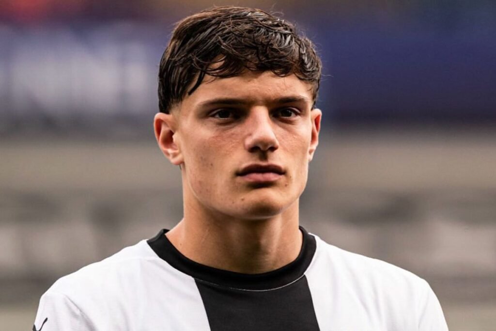 Liverpool dilaporkan segera mendapatkan bek muda Italia Giovanni Leoni