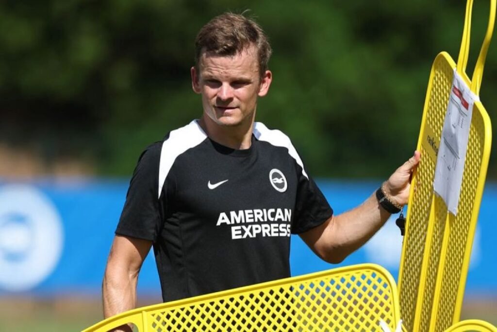 Brighton tunjuk Yannick Euvrard sebagai instruktur bola terganggu yang tersebut baru