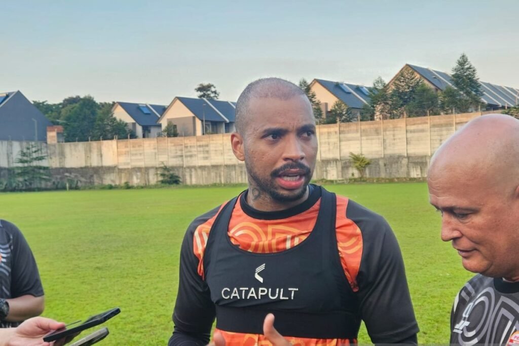 Gustavo Almeida tak anggap penyerang lain Persija sebagai saingan