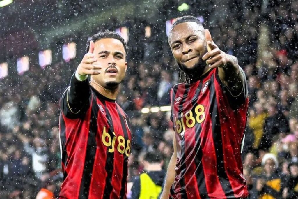 Bournemouth naik ke peringkat dua usai menang dramatis 3-1 berhadapan dengan Klub sepak bola Klub sepak bola Fulham