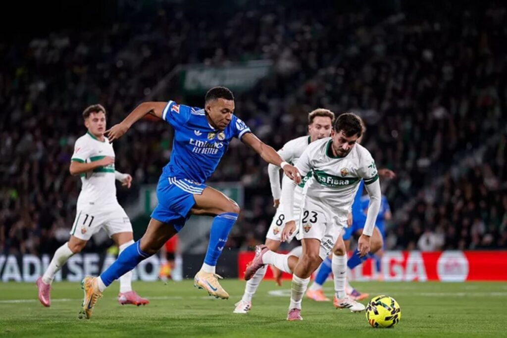 Real Madrid kembali ke puncak usai raih hasil imbang 2-2 lawan Elche