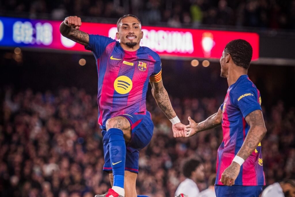 Dua gol Raphinha amankan kemenangan Barcelona menghadapi Osasuna