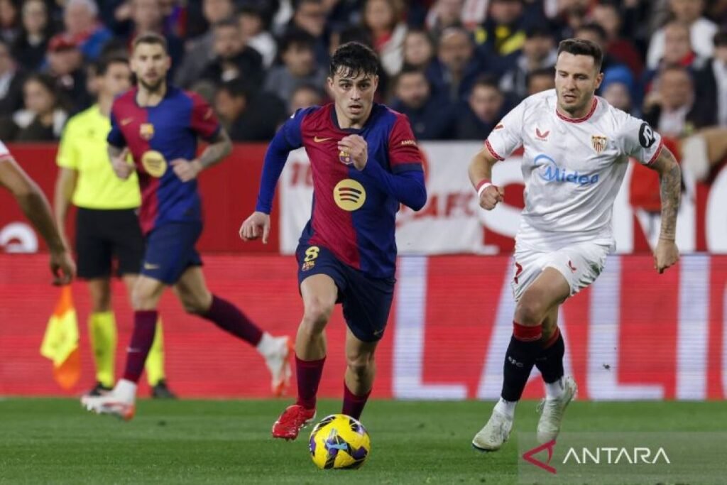 Flick pastikan Pedri absen lawan Villarreal, Lewandowski dapat tampil