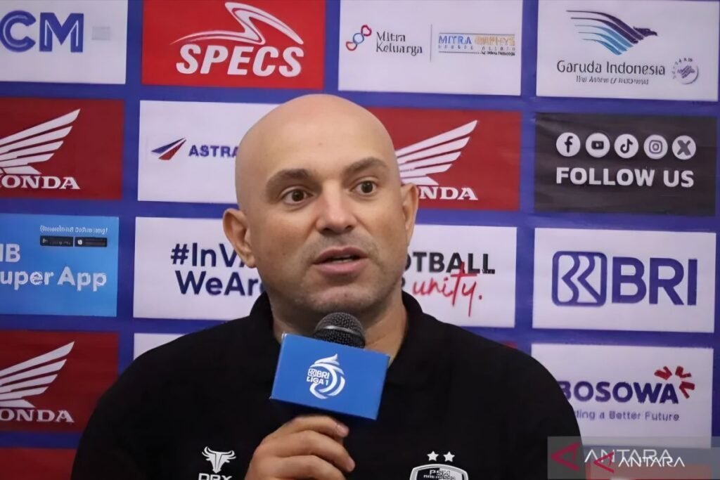 Persebaya perkenalkan Bernardo Tavares sebagai instruktur baru