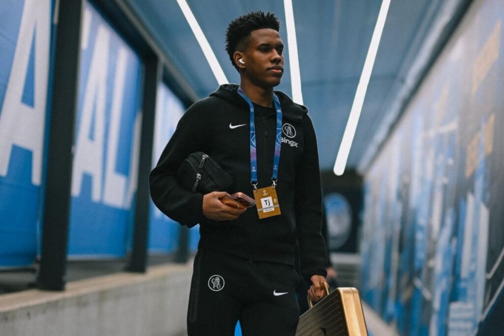 Estevao cedera, absen lawan Newcastle