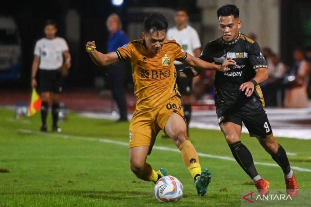 Bhayangkara Lampung unggul satu gol tanpa balas menghadapi Dewa United lewat gol Sadat 