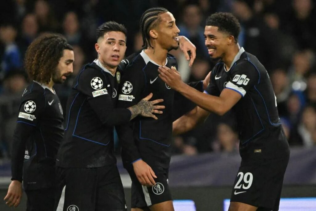 Chelsea lolos secara segera ke 16 besar pasca menang 3-2 menghadapi squad tim Napoli