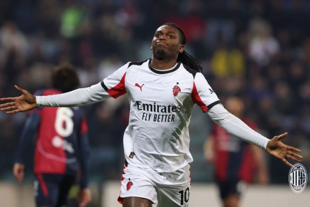 Leao antar AC Milan kembali ke puncak klasemen
