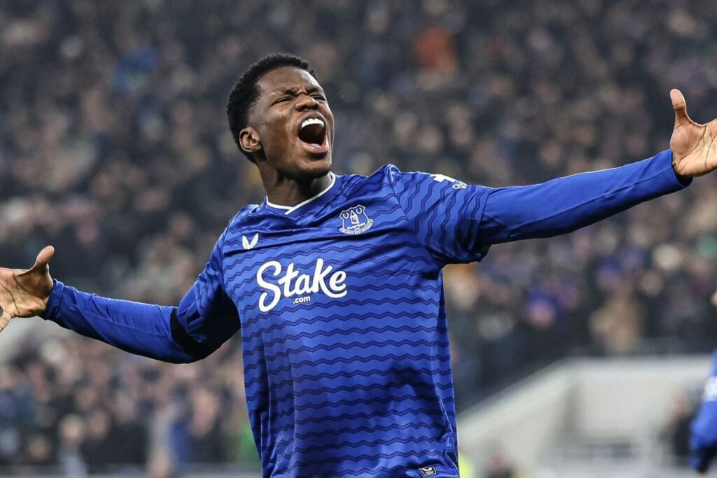 Klub sepak bola Klub sepak bola Everton ditahan imbang 1-1 di mana jamu Leeds United