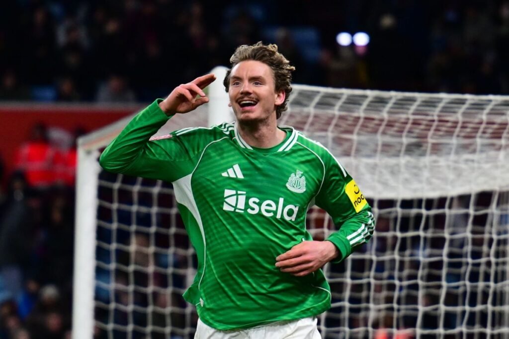 Newcastle ke putaran selanjutnya setelahnya tundukkan Aston Villa 3-1