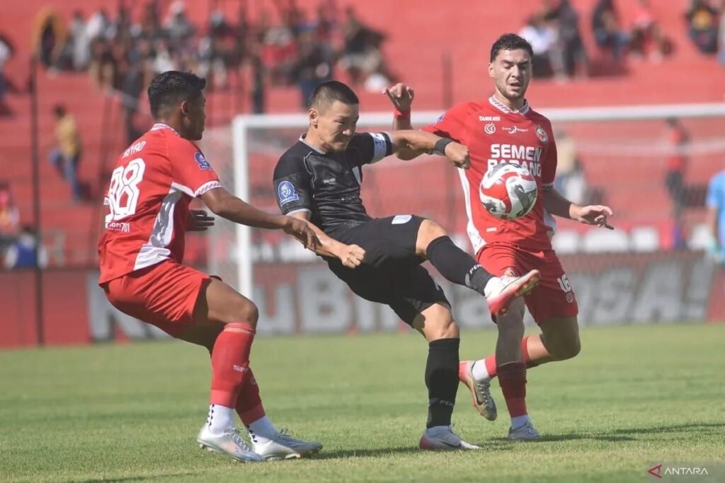 Semen Padang pasang target curi poin dari rumah Arema 