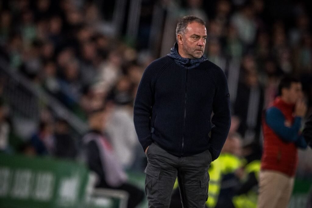 Barcelona tumbangkan Elche, Flick kecewa performa putaran pertama